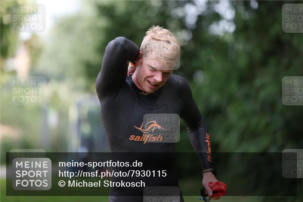 15.06.2025 - 7 Türme Triathlon Michael Strokosch http://msf.ph/oto/7930115 15.06.2025 12:22:35 Schwimmen 440, 461, 579, 647 meine-sportfotos.de