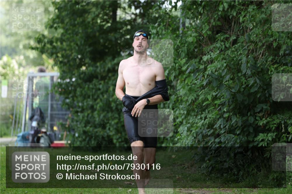 15.06.2025 - 7 Türme Triathlon Michael Strokosch http://msf.ph/oto/7930116 15.06.2025 12:22:43 Schwimmen 440, 461, 495, 579, 598, 647 meine-sportfotos.de