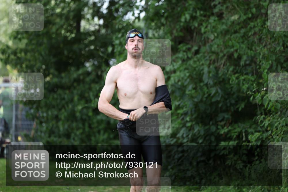 15.06.2025 - 7 Türme Triathlon Michael Strokosch http://msf.ph/oto/7930121 15.06.2025 12:22:44 Schwimmen 440, 461, 495, 506, 579, 598, 647 meine-sportfotos.de