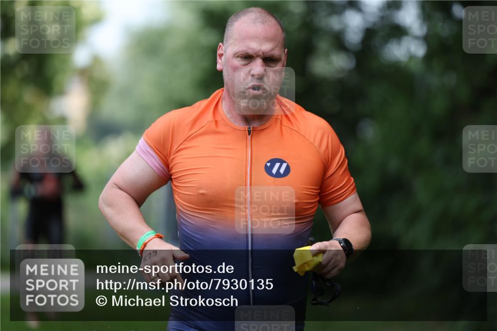 15.06.2025 - 7 Türme Triathlon Michael Strokosch http://msf.ph/oto/7930135 15.06.2025 12:22:47 Schwimmen 353, 440, 495, 506, 579, 598, 647 meine-sportfotos.de