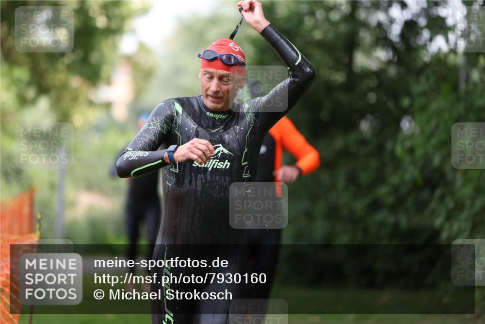 15.06.2025 - 7 Türme Triathlon Michael Strokosch http://msf.ph/oto/7930160 15.06.2025 12:22:57 Schwimmen 353, 376, 436, 440, 495, 506, 546, 579, 598, 681 meine-sportfotos.de