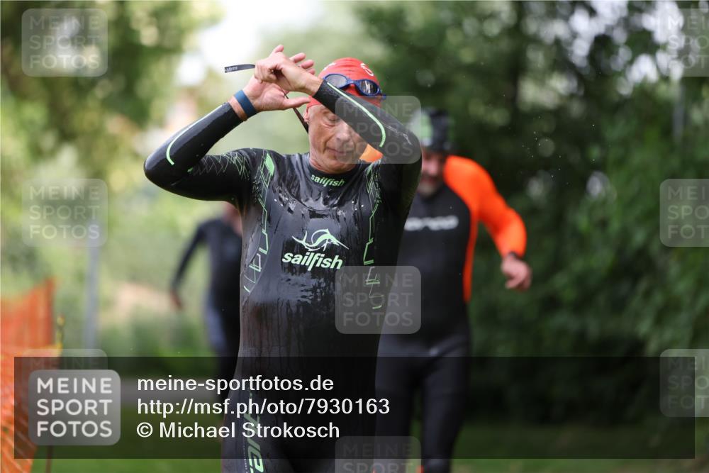 15.06.2025 - 7 Türme Triathlon Michael Strokosch http://msf.ph/oto/7930163 15.06.2025 12:22:57 Schwimmen 353, 376, 436, 440, 495, 506, 546, 579, 598, 681 meine-sportfotos.de