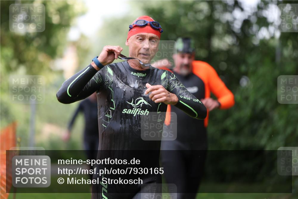 15.06.2025 - 7 Türme Triathlon Michael Strokosch http://msf.ph/oto/7930165 15.06.2025 12:22:57 Schwimmen 353, 376, 436, 440, 495, 506, 546, 579, 598, 681 meine-sportfotos.de