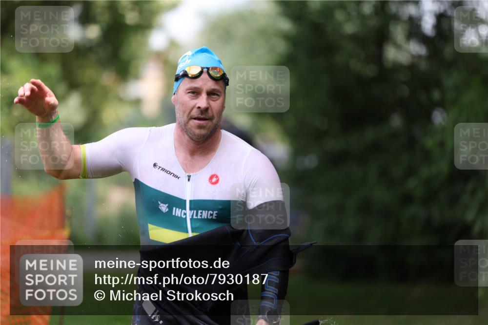 15.06.2025 - 7 Türme Triathlon Michael Strokosch http://msf.ph/oto/7930187 15.06.2025 12:23:03 Schwimmen 353, 376, 436, 495, 506, 546, 598, 681 meine-sportfotos.de