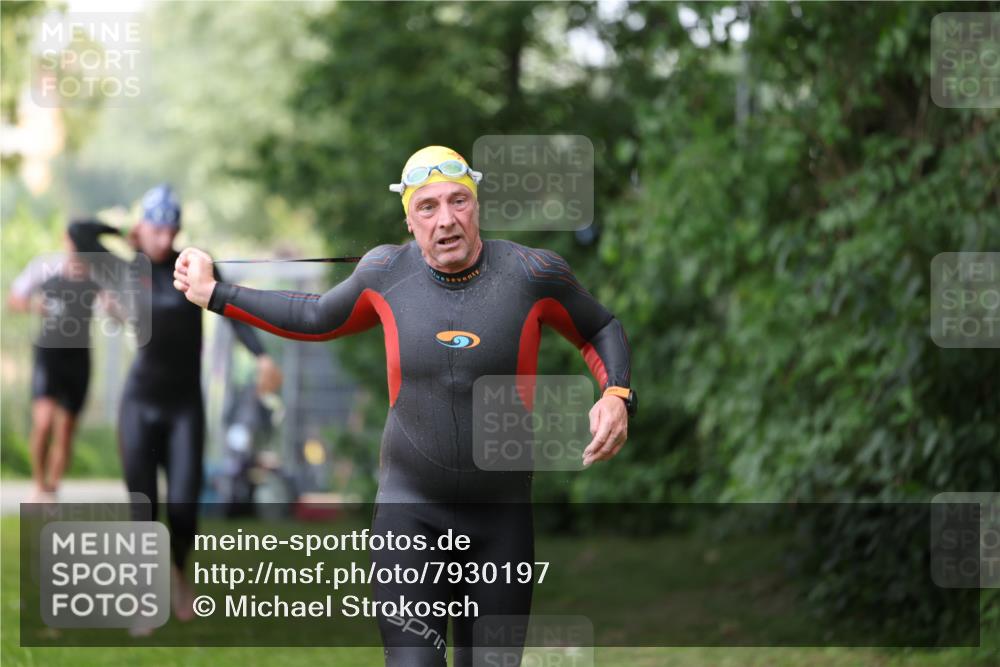 15.06.2025 - 7 Türme Triathlon Michael Strokosch http://msf.ph/oto/7930197 15.06.2025 12:23:08 Schwimmen 353, 376, 422, 436, 474, 495, 506, 546, 598, 606, 681 meine-sportfotos.de