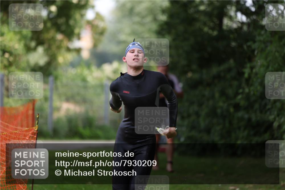 15.06.2025 - 7 Türme Triathlon Michael Strokosch http://msf.ph/oto/7930209 15.06.2025 12:23:11 Schwimmen 353, 376, 422, 436, 474, 495, 506, 546, 606, 681 meine-sportfotos.de