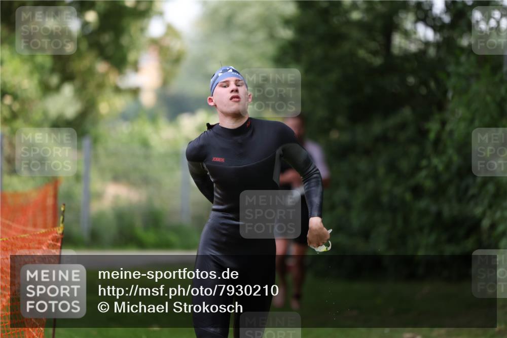 15.06.2025 - 7 Türme Triathlon Michael Strokosch http://msf.ph/oto/7930210 15.06.2025 12:23:12 Schwimmen 353, 376, 422, 436, 474, 506, 546, 558, 606, 681 meine-sportfotos.de
