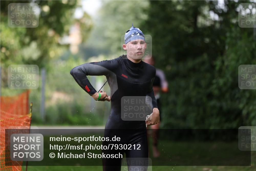 15.06.2025 - 7 Türme Triathlon Michael Strokosch http://msf.ph/oto/7930212 15.06.2025 12:23:12 Schwimmen 353, 376, 422, 436, 474, 506, 546, 558, 606, 681 meine-sportfotos.de