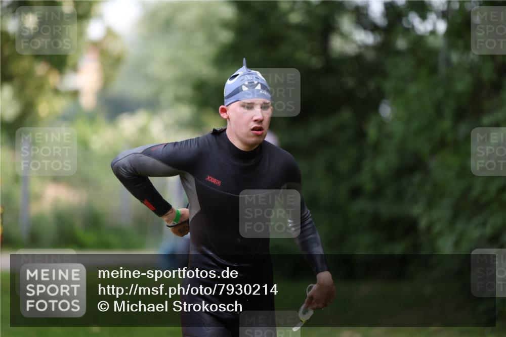 15.06.2025 - 7 Türme Triathlon Michael Strokosch http://msf.ph/oto/7930214 15.06.2025 12:23:12 Schwimmen 353, 376, 422, 436, 474, 506, 546, 558, 606, 681 meine-sportfotos.de
