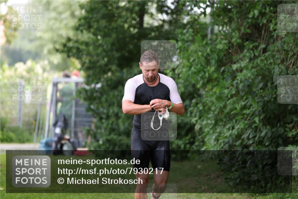 15.06.2025 - 7 Türme Triathlon Michael Strokosch http://msf.ph/oto/7930217 15.06.2025 12:23:14 Schwimmen 353, 376, 388, 422, 436, 474, 506, 546, 558, 606, 681 meine-sportfotos.de