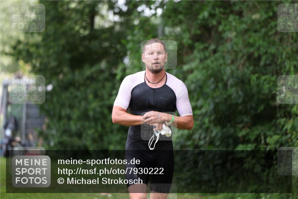 15.06.2025 - 7 Türme Triathlon Michael Strokosch http://msf.ph/oto/7930222 15.06.2025 12:23:15 Schwimmen 353, 376, 388, 422, 436, 474, 546, 558, 606, 681 meine-sportfotos.de