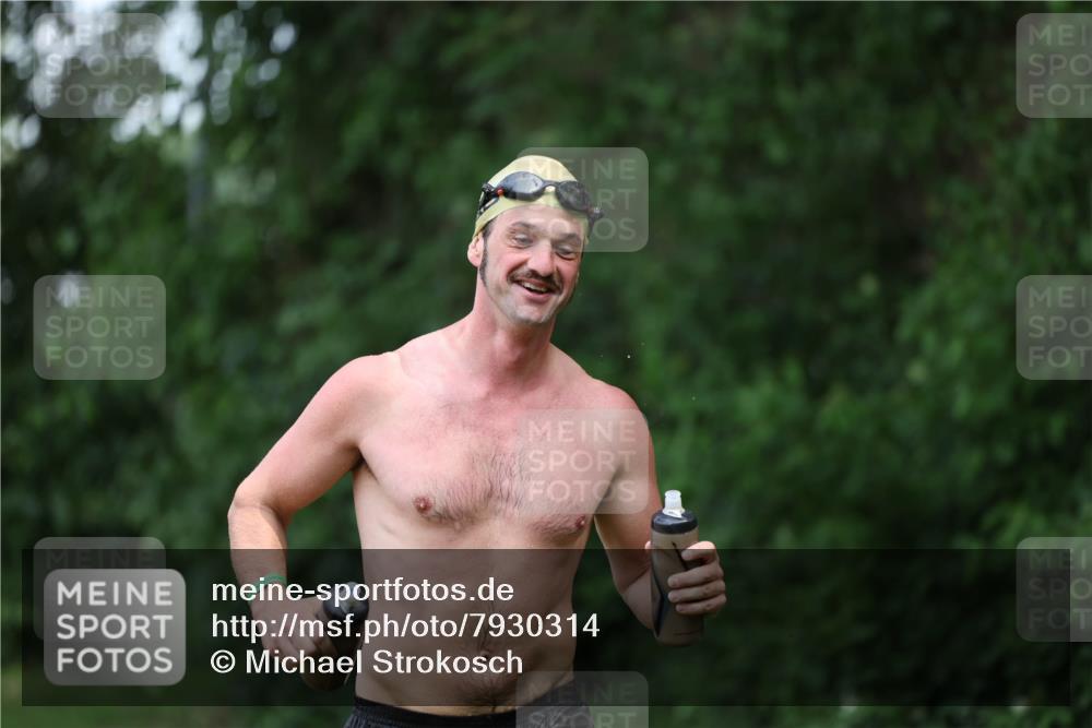 15.06.2025 - 7 Türme Triathlon Michael Strokosch http://msf.ph/oto/7930314 15.06.2025 12:23:49 Schwimmen 467, 580, 582, 639 meine-sportfotos.de
