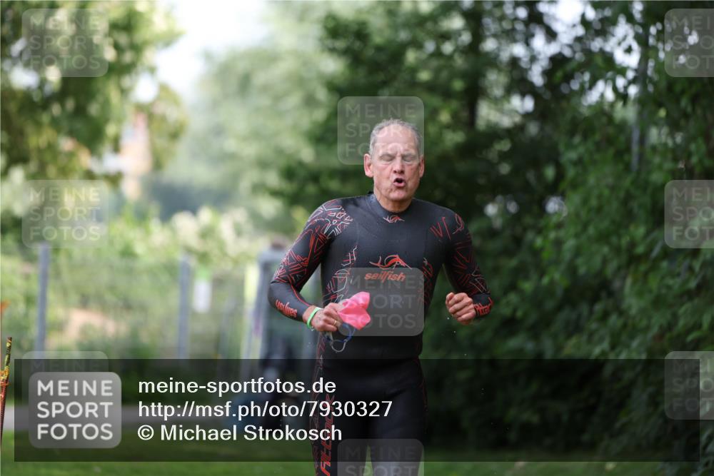 15.06.2025 - 7 Türme Triathlon Michael Strokosch http://msf.ph/oto/7930327 15.06.2025 12:23:55 Schwimmen 467, 527, 580, 582, 643 meine-sportfotos.de