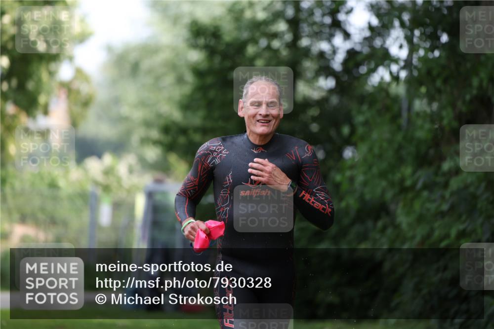 15.06.2025 - 7 Türme Triathlon Michael Strokosch http://msf.ph/oto/7930328 15.06.2025 12:23:55 Schwimmen 467, 527, 580, 582, 643 meine-sportfotos.de
