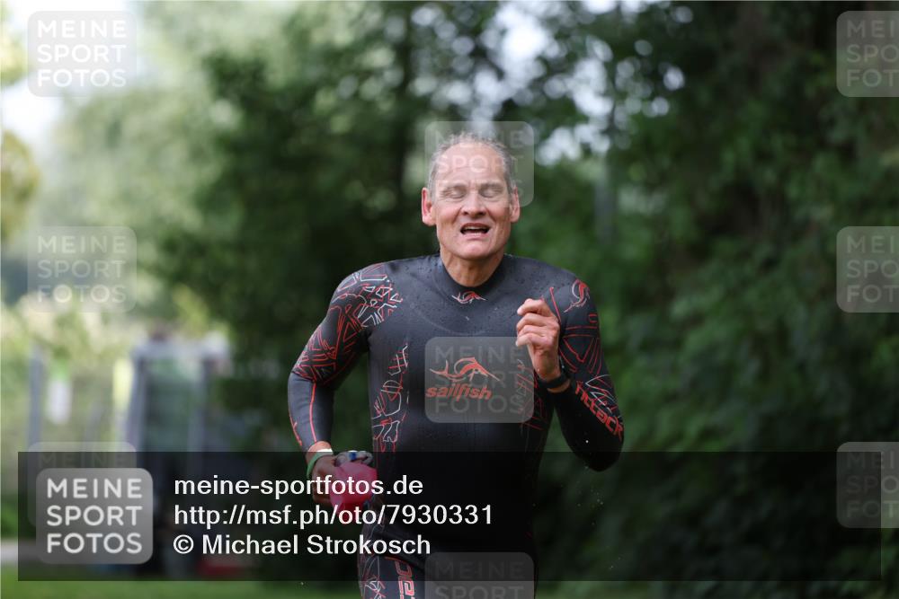 15.06.2025 - 7 Türme Triathlon Michael Strokosch http://msf.ph/oto/7930331 15.06.2025 12:23:56 Schwimmen 467, 527, 580, 582, 643 meine-sportfotos.de