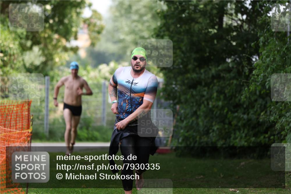 15.06.2025 - 7 Türme Triathlon Michael Strokosch http://msf.ph/oto/7930335 15.06.2025 12:24:12 Schwimmen 355, 449, 527, 643 meine-sportfotos.de