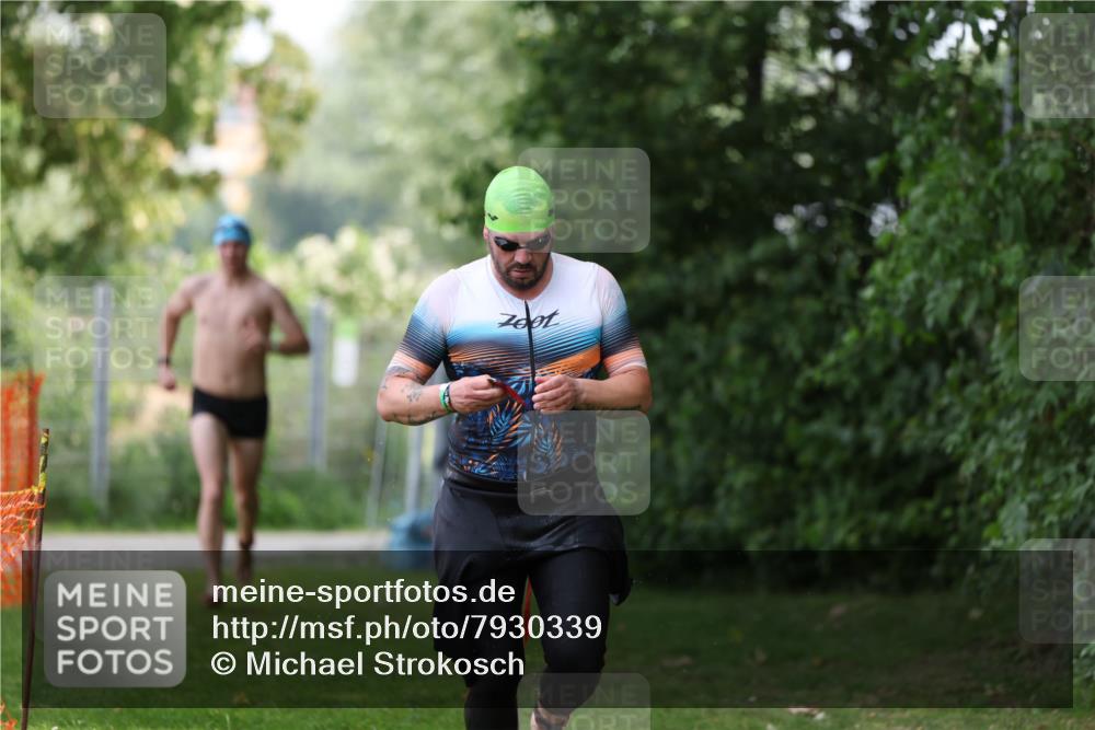 15.06.2025 - 7 Türme Triathlon Michael Strokosch http://msf.ph/oto/7930339 15.06.2025 12:24:12 Schwimmen 355, 449, 527, 643 meine-sportfotos.de