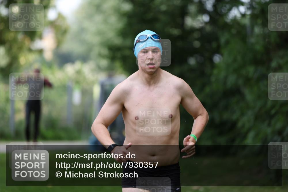 15.06.2025 - 7 Türme Triathlon Michael Strokosch http://msf.ph/oto/7930357 15.06.2025 12:24:17 Schwimmen 355, 449, 527, 643 meine-sportfotos.de