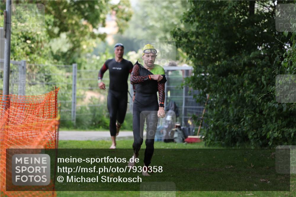 15.06.2025 - 7 Türme Triathlon Michael Strokosch http://msf.ph/oto/7930358 15.06.2025 12:24:21 Schwimmen 355, 361, 449, 527, 643 meine-sportfotos.de