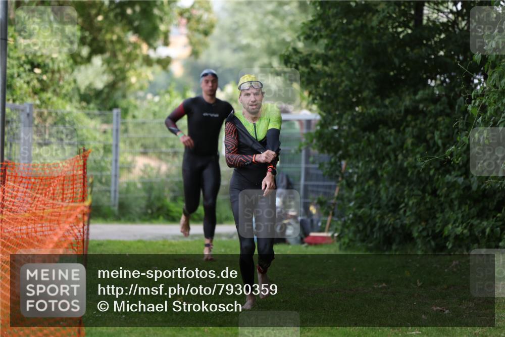 15.06.2025 - 7 Türme Triathlon Michael Strokosch http://msf.ph/oto/7930359 15.06.2025 12:24:21 Schwimmen 355, 361, 449, 527, 643 meine-sportfotos.de