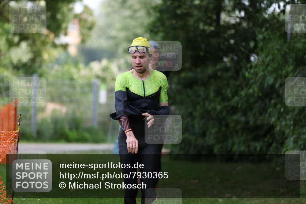 15.06.2025 - 7 Türme Triathlon Michael Strokosch http://msf.ph/oto/7930365 15.06.2025 12:24:23 Schwimmen 355, 361, 449, 527, 643 meine-sportfotos.de