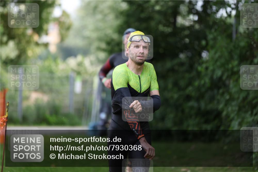 15.06.2025 - 7 Türme Triathlon Michael Strokosch http://msf.ph/oto/7930368 15.06.2025 12:24:24 Schwimmen 355, 361, 449, 643 meine-sportfotos.de