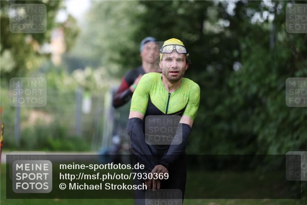 15.06.2025 - 7 Türme Triathlon Michael Strokosch http://msf.ph/oto/7930369 15.06.2025 12:24:24 Schwimmen 355, 361, 449, 643 meine-sportfotos.de