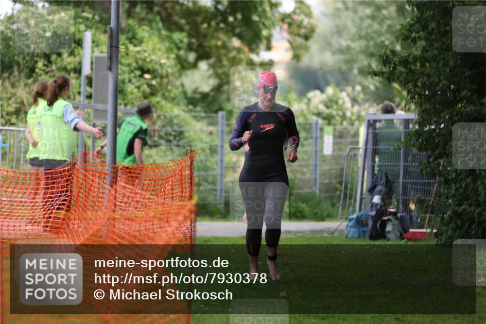 15.06.2025 - 7 Türme Triathlon Michael Strokosch http://msf.ph/oto/7930378 15.06.2025 12:24:37 Schwimmen 355, 361, 432 meine-sportfotos.de