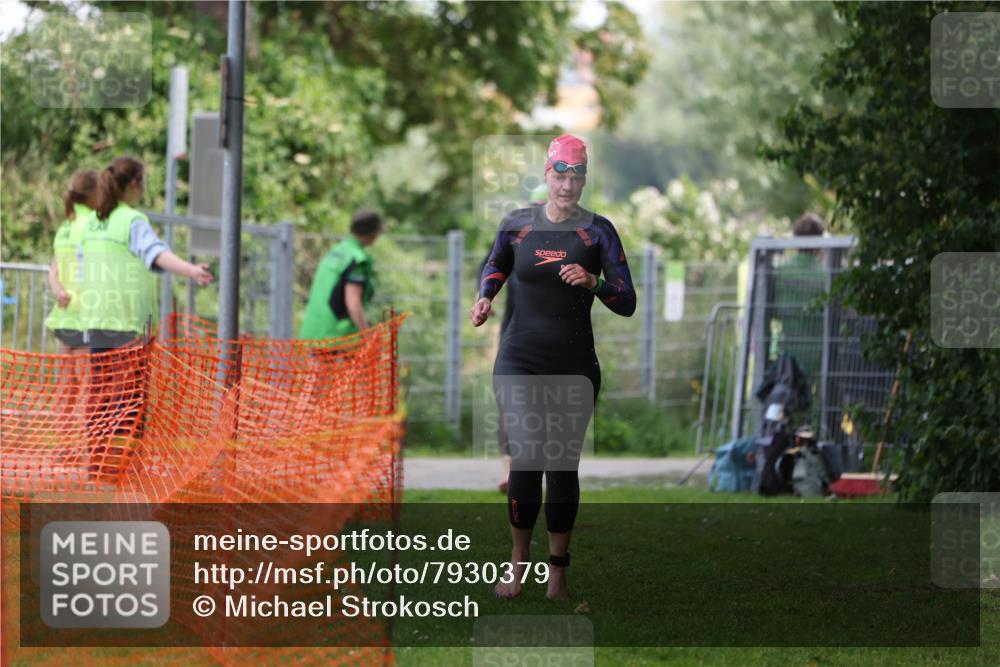 15.06.2025 - 7 Türme Triathlon Michael Strokosch http://msf.ph/oto/7930379 15.06.2025 12:24:37 Schwimmen 355, 361, 432 meine-sportfotos.de