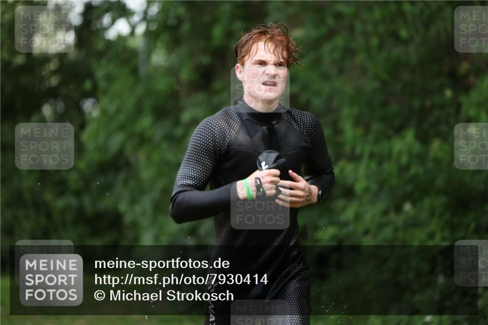 15.06.2025 - 7 Türme Triathlon Michael Strokosch http://msf.ph/oto/7930414 15.06.2025 12:25:22 Schwimmen 379, 441, 587, 663 meine-sportfotos.de