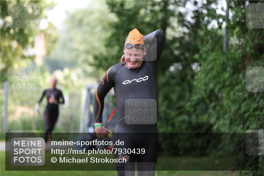 15.06.2025 - 7 Türme Triathlon Michael Strokosch http://msf.ph/oto/7930439 15.06.2025 12:25:28 Schwimmen 379, 441, 587, 663 meine-sportfotos.de