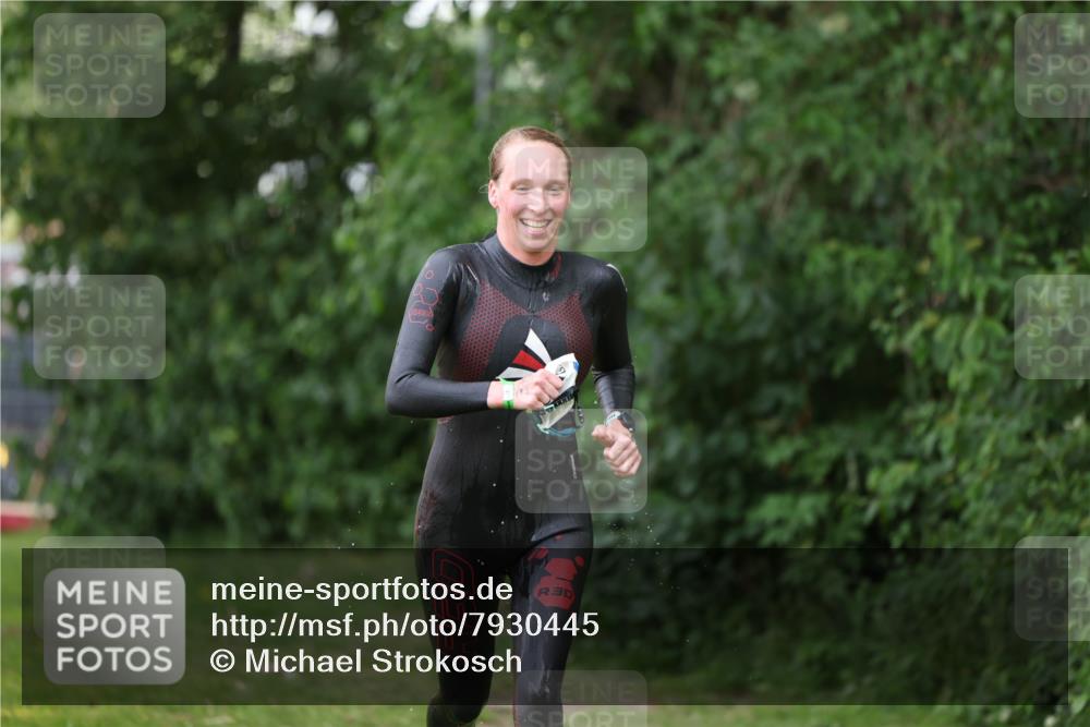 15.06.2025 - 7 Türme Triathlon Michael Strokosch http://msf.ph/oto/7930445 15.06.2025 12:25:32 Schwimmen 379, 441, 587 meine-sportfotos.de