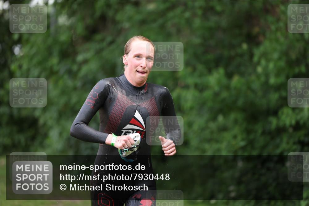 15.06.2025 - 7 Türme Triathlon Michael Strokosch http://msf.ph/oto/7930448 15.06.2025 12:25:33 Schwimmen 379, 441, 587 meine-sportfotos.de