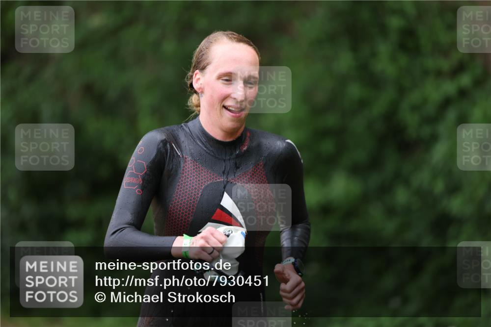 15.06.2025 - 7 Türme Triathlon Michael Strokosch http://msf.ph/oto/7930451 15.06.2025 12:25:34 Schwimmen 379, 441, 587 meine-sportfotos.de