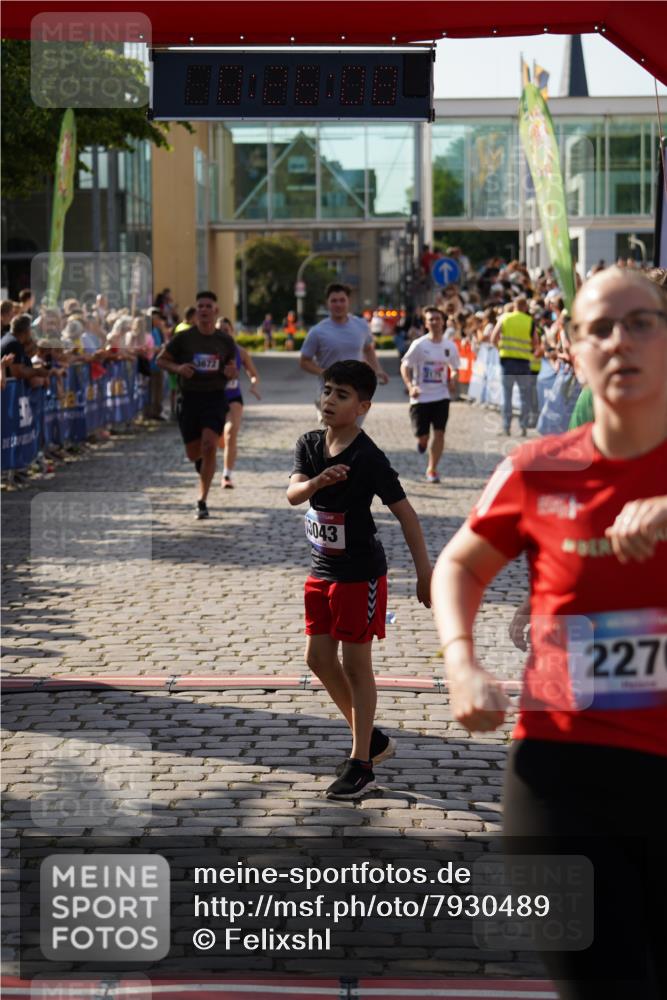 13.06.2025 - Holstenköstenlauf Felixshl http://msf.ph/oto/7930489 13.06.2025 17:56:09 Laufen 2175, 2276, 2555, 2861, 2917, 3043, 3288, 3602, 3672 meine-sportfotos.de