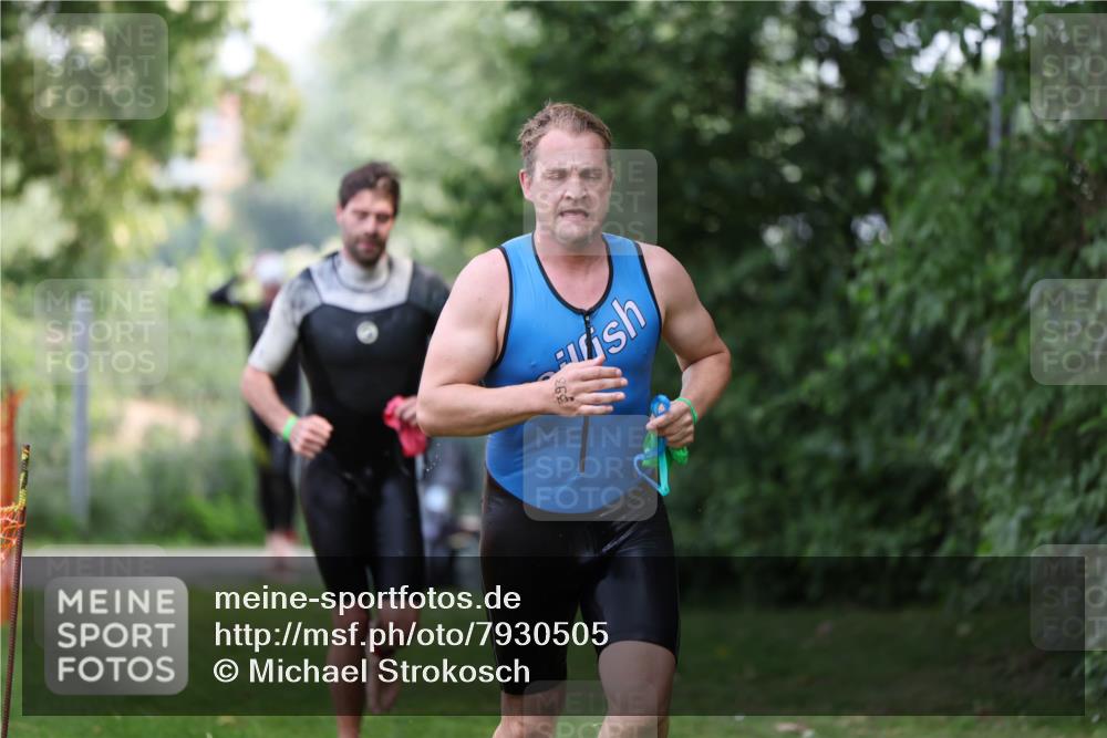 15.06.2025 - 7 Türme Triathlon Michael Strokosch http://msf.ph/oto/7930505 15.06.2025 12:26:13 Schwimmen 393, 398, 456, 469, 479, 600, 621 meine-sportfotos.de