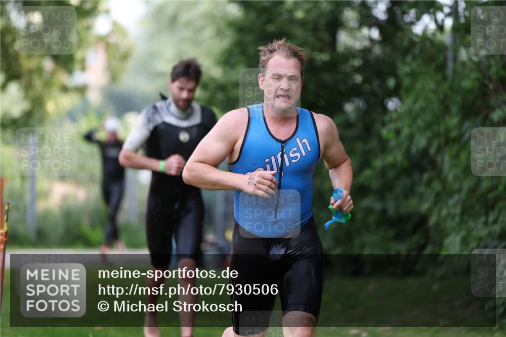 15.06.2025 - 7 Türme Triathlon Michael Strokosch http://msf.ph/oto/7930506 15.06.2025 12:26:13 Schwimmen 393, 398, 456, 469, 479, 600, 621 meine-sportfotos.de