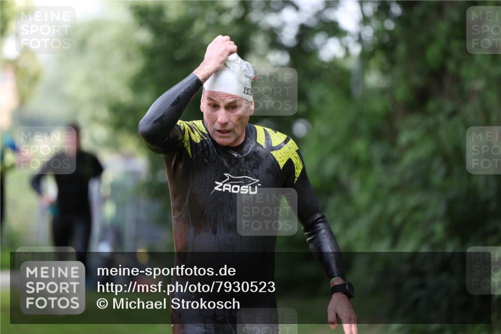 15.06.2025 - 7 Türme Triathlon Michael Strokosch http://msf.ph/oto/7930523 15.06.2025 12:26:24 Schwimmen 398, 456, 469, 516, 600 meine-sportfotos.de