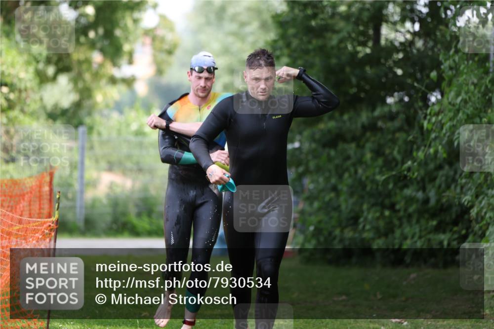 15.06.2025 - 7 Türme Triathlon Michael Strokosch http://msf.ph/oto/7930534 15.06.2025 12:26:27 Schwimmen 398, 456, 516, 600 meine-sportfotos.de
