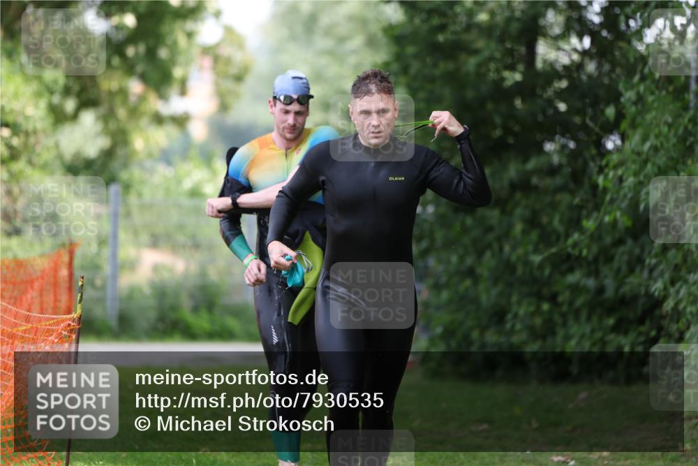 15.06.2025 - 7 Türme Triathlon Michael Strokosch http://msf.ph/oto/7930535 15.06.2025 12:26:27 Schwimmen 398, 456, 516, 600 meine-sportfotos.de