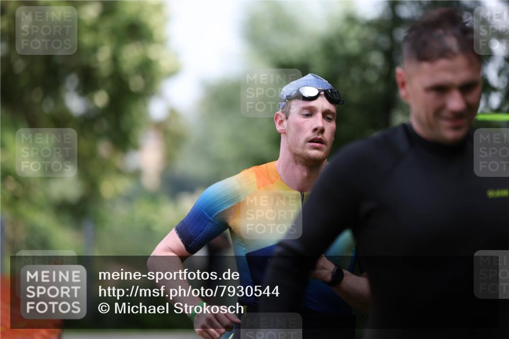 15.06.2025 - 7 Türme Triathlon Michael Strokosch http://msf.ph/oto/7930544 15.06.2025 12:26:30 Schwimmen 398, 456, 516, 600 meine-sportfotos.de