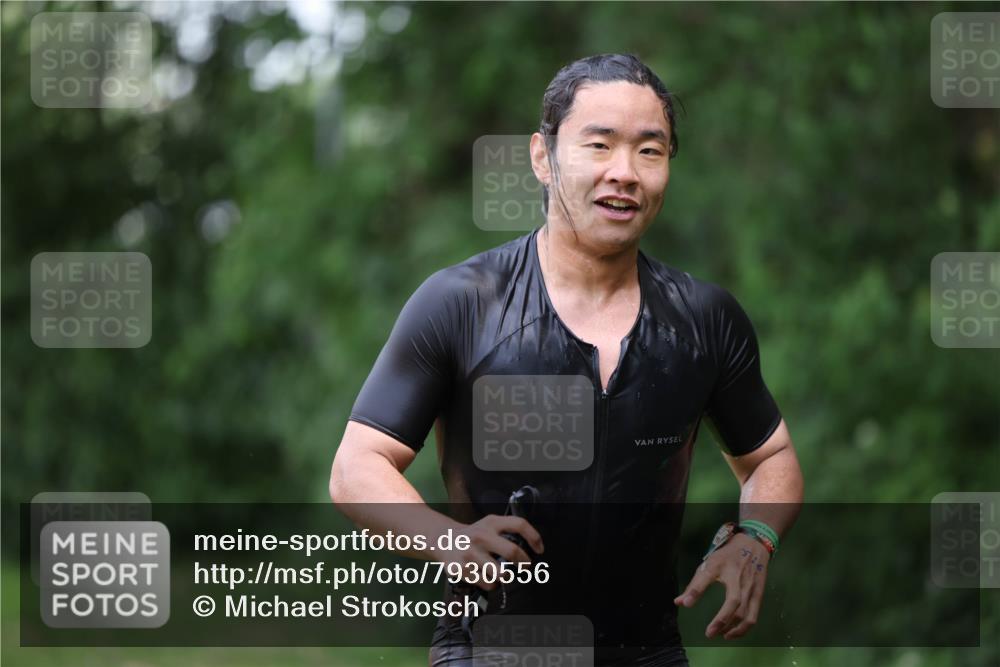 15.06.2025 - 7 Türme Triathlon Michael Strokosch http://msf.ph/oto/7930556 15.06.2025 12:26:39 Schwimmen 364, 398, 456, 516 meine-sportfotos.de