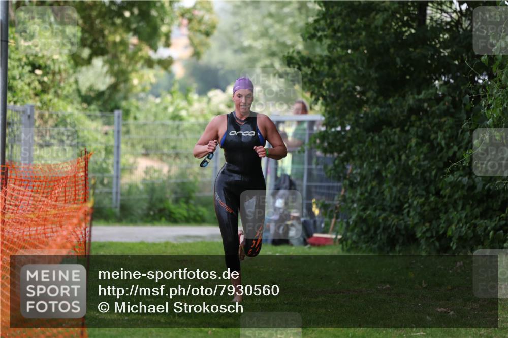 15.06.2025 - 7 Türme Triathlon Michael Strokosch http://msf.ph/oto/7930560 15.06.2025 12:26:47 Schwimmen 364 meine-sportfotos.de