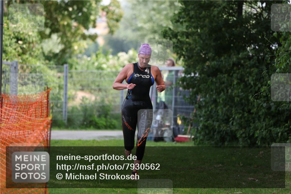 15.06.2025 - 7 Türme Triathlon Michael Strokosch http://msf.ph/oto/7930562 15.06.2025 12:26:48 Schwimmen 364, 524 meine-sportfotos.de