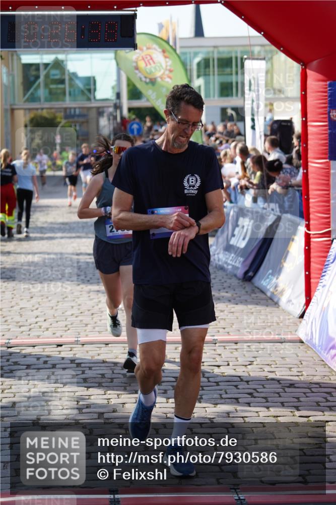13.06.2025 - Holstenköstenlauf Felixshl http://msf.ph/oto/7930586 13.06.2025 17:56:39 Laufen 2121, 2736, 2784, 2809, 2855, 3306, 3716, 3722, 3910 meine-sportfotos.de