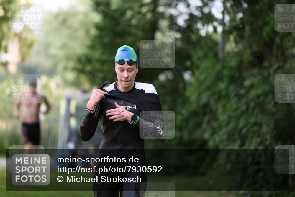 15.06.2025 - 7 Türme Triathlon Michael Strokosch http://msf.ph/oto/7930592 15.06.2025 12:27:05 Schwimmen 524, 553, 563, 572 meine-sportfotos.de
