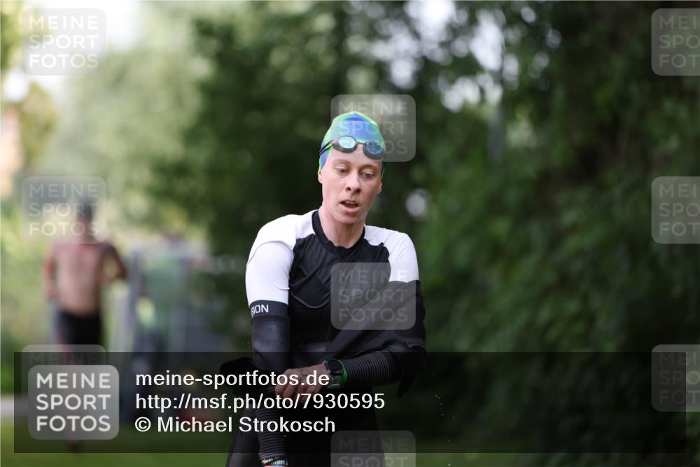 15.06.2025 - 7 Türme Triathlon Michael Strokosch http://msf.ph/oto/7930595 15.06.2025 12:27:06 Schwimmen 524, 553, 563, 572 meine-sportfotos.de