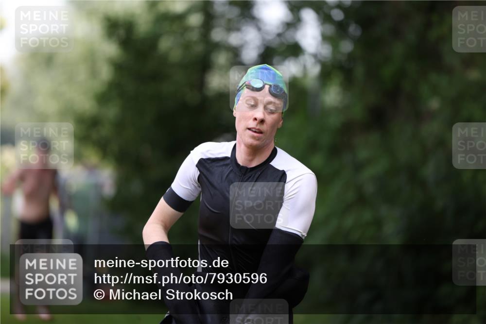 15.06.2025 - 7 Türme Triathlon Michael Strokosch http://msf.ph/oto/7930596 15.06.2025 12:27:06 Schwimmen 524, 553, 563, 572 meine-sportfotos.de