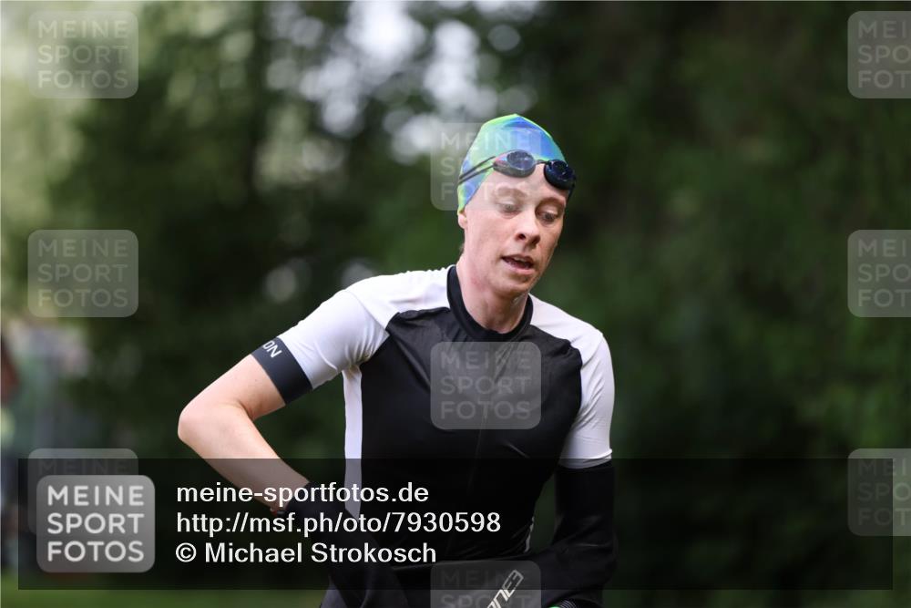 15.06.2025 - 7 Türme Triathlon Michael Strokosch http://msf.ph/oto/7930598 15.06.2025 12:27:07 Schwimmen 524, 553, 563, 572 meine-sportfotos.de