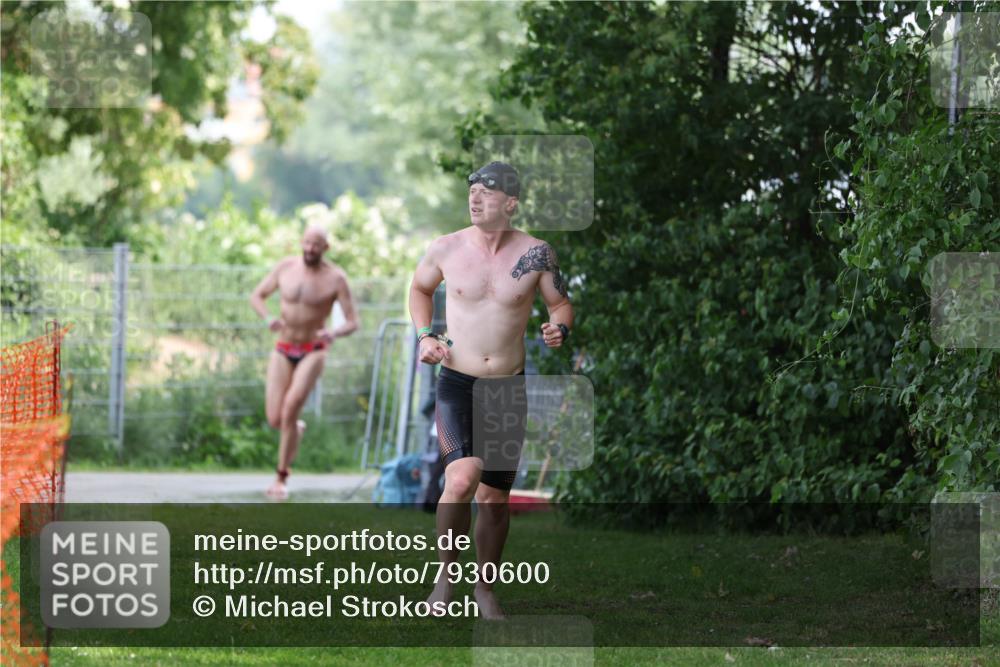 15.06.2025 - 7 Türme Triathlon Michael Strokosch http://msf.ph/oto/7930600 15.06.2025 12:27:08 Schwimmen 524, 553, 563, 572 meine-sportfotos.de